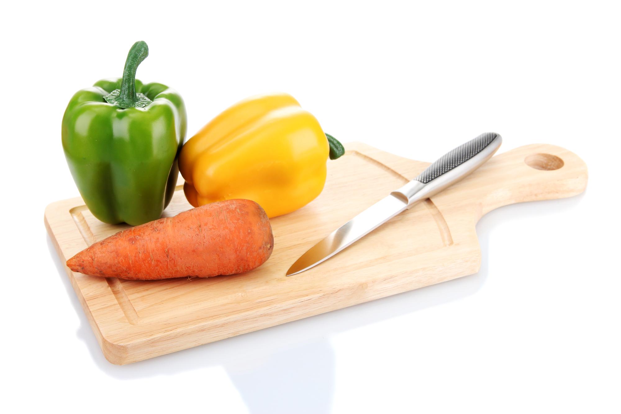 Tagliere con ingredienti freschi